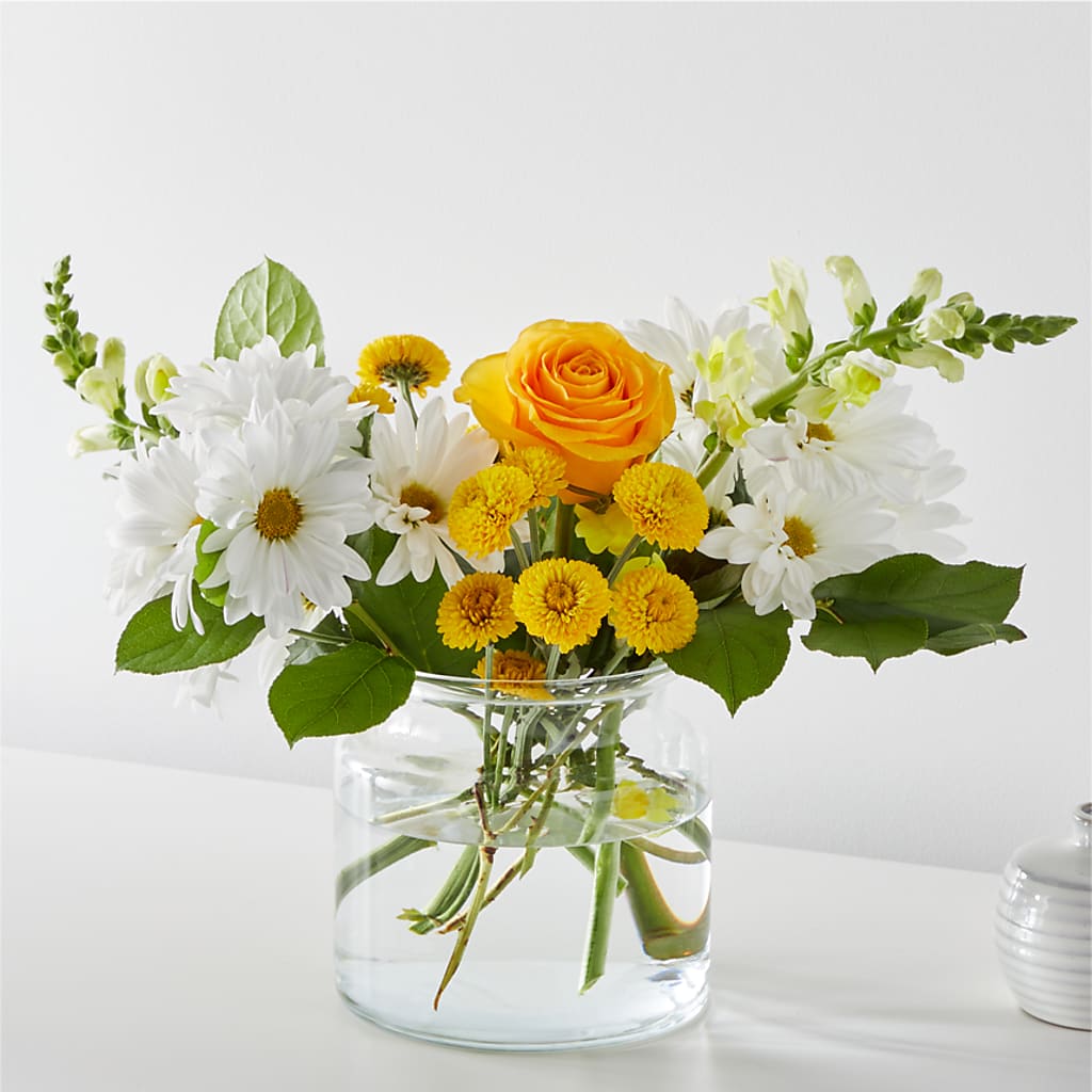Sun Salutation Bouquet – T BEARS FLORIST & GIFTS, Columbus OH