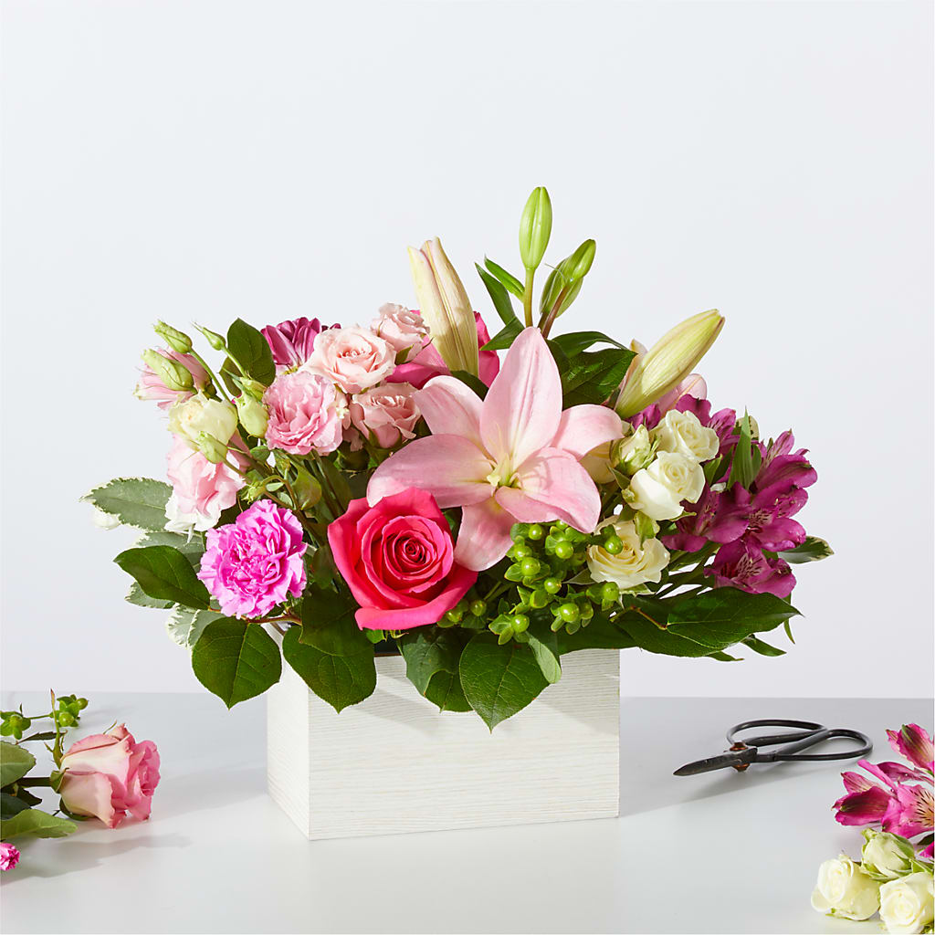 Sweetberry Box – A Florist Original – T BEARS FLORIST & GIFTS, Columbus OH