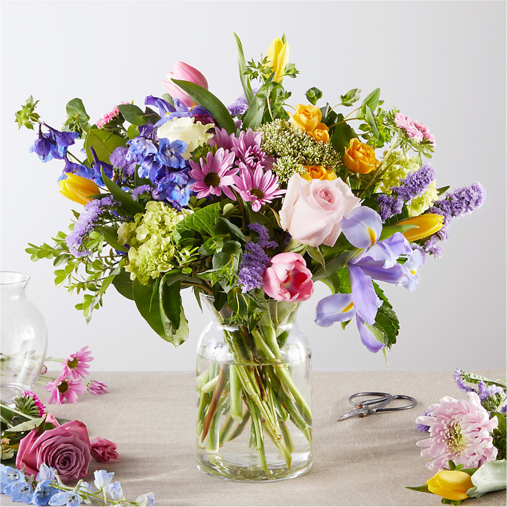 Pastel Tradition - A Florist Original – T BEARS FLORIST & GIFTS, Columbus OH