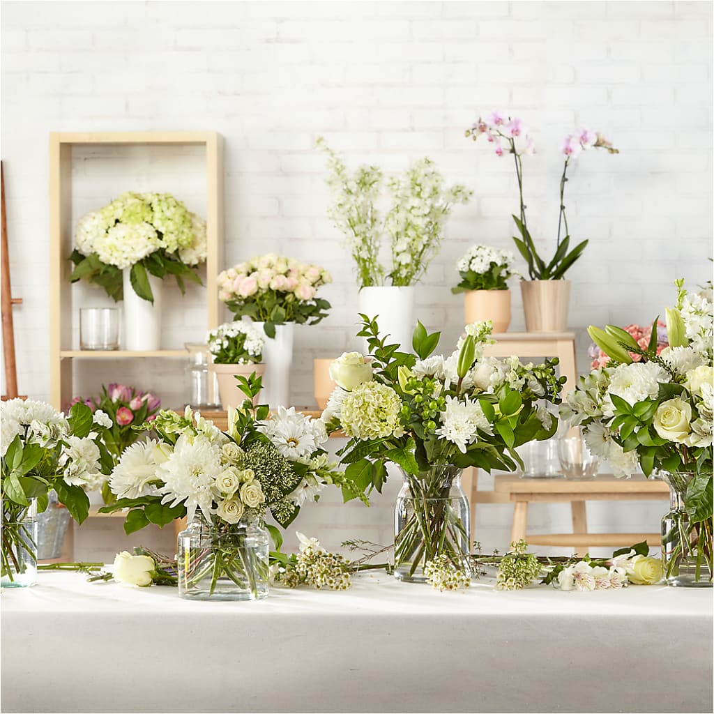 Classic Ivory – A Florist Original – T BEARS FLORIST & GIFTS, Columbus OH
