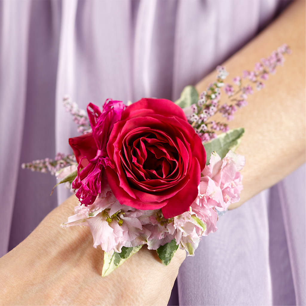 Rose Charm Corsage – T BEARS FLORIST & GIFTS, Columbus OH
