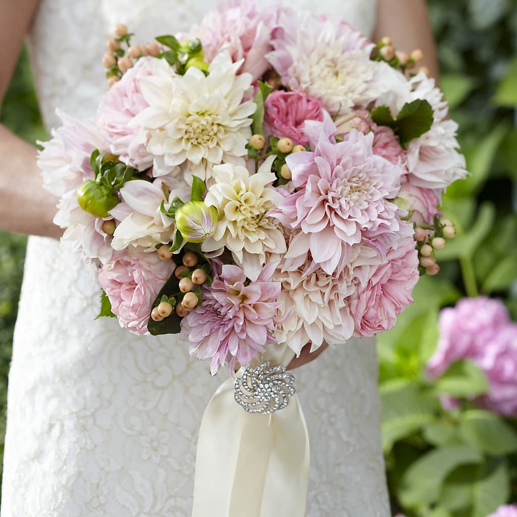 Heart's Promise Bouquet – T BEARS FLORIST & GIFTS, Columbus OH