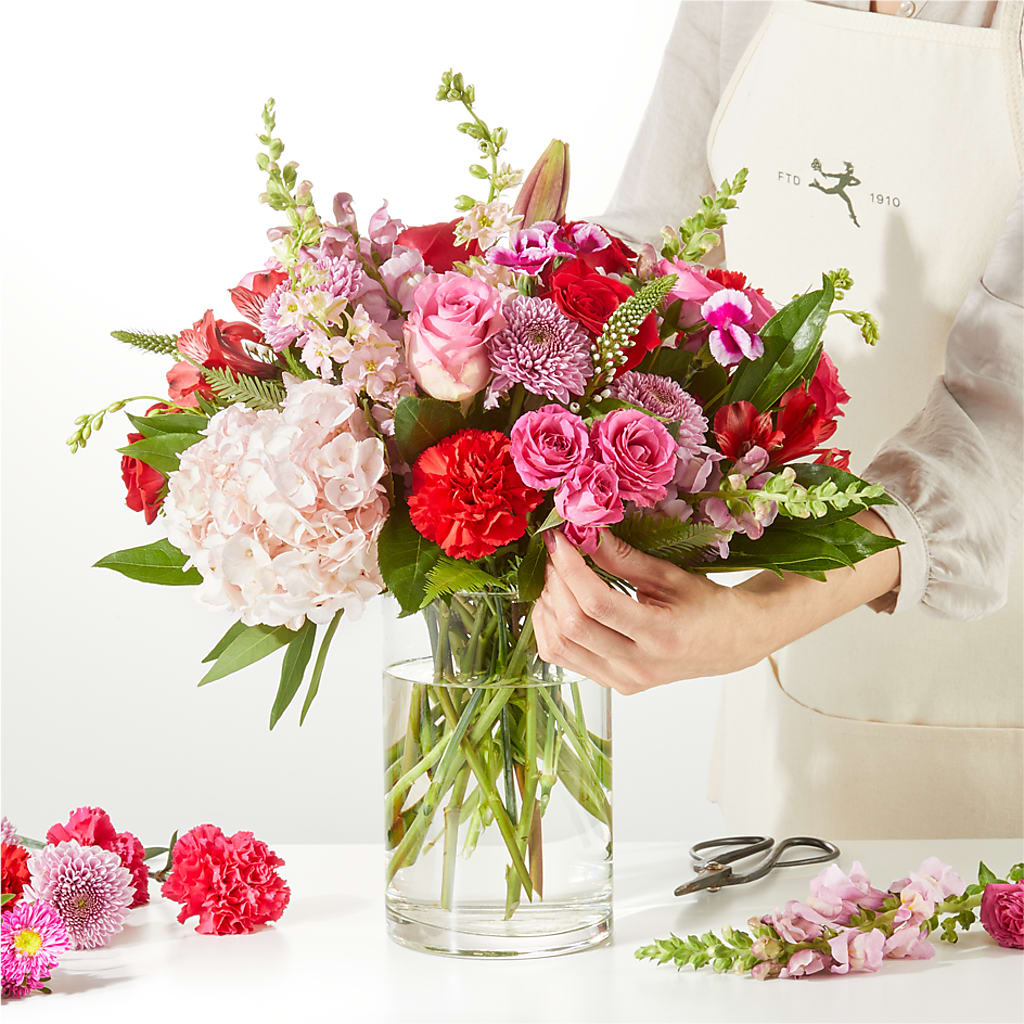 Swooning Over You - A Luxury Florist Original – T BEARS FLORIST & GIFTS, Columbus OH