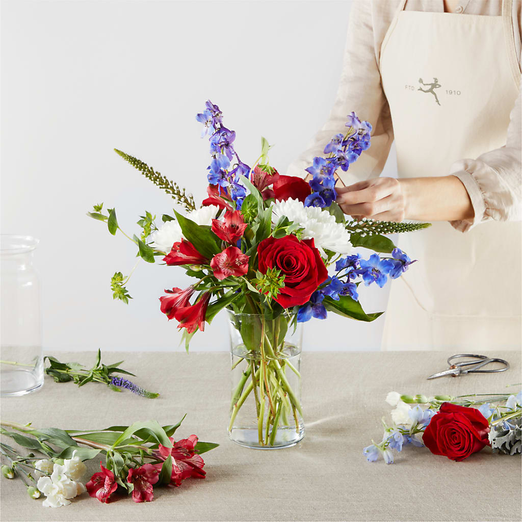 Star Spangled - A Florist Original – T BEARS FLORIST & GIFTS, Columbus OH