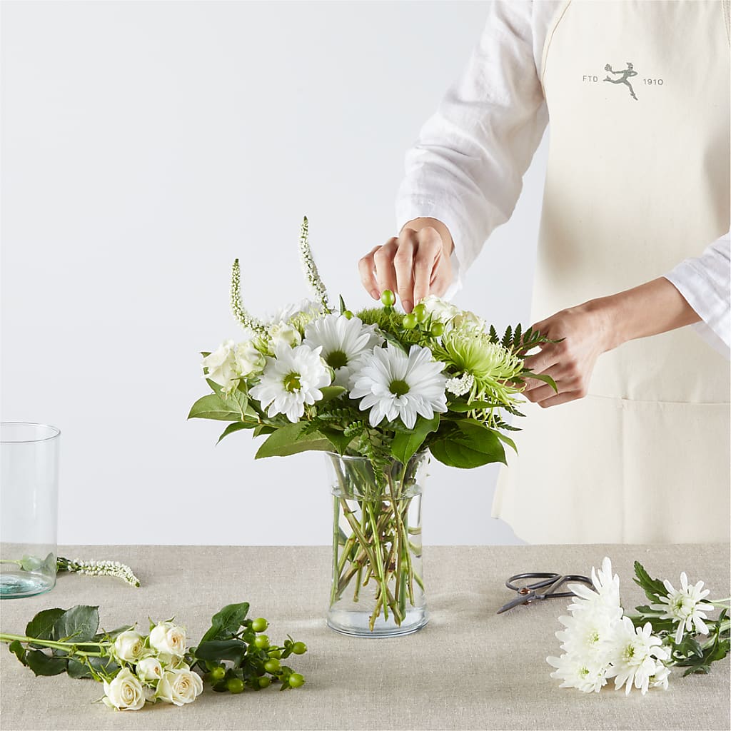 Irish Garden - A Florist Original – T BEARS FLORIST & GIFTS, Columbus OH