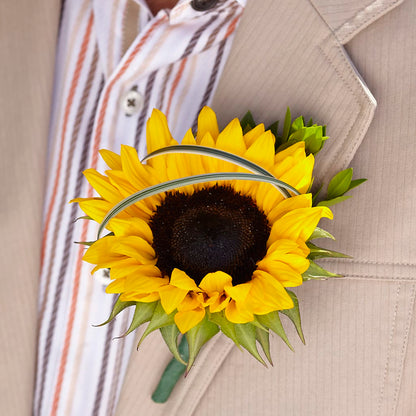 Free Spirit Boutonniere – T BEARS FLORIST & GIFTS, Columbus OH